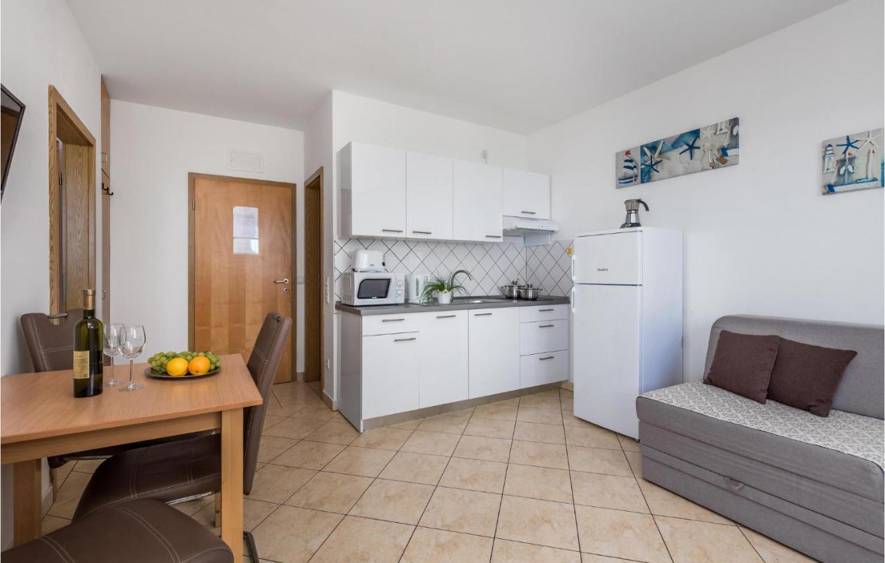 Nice Apartment In Volosko With Kitchen Ngoại thất bức ảnh