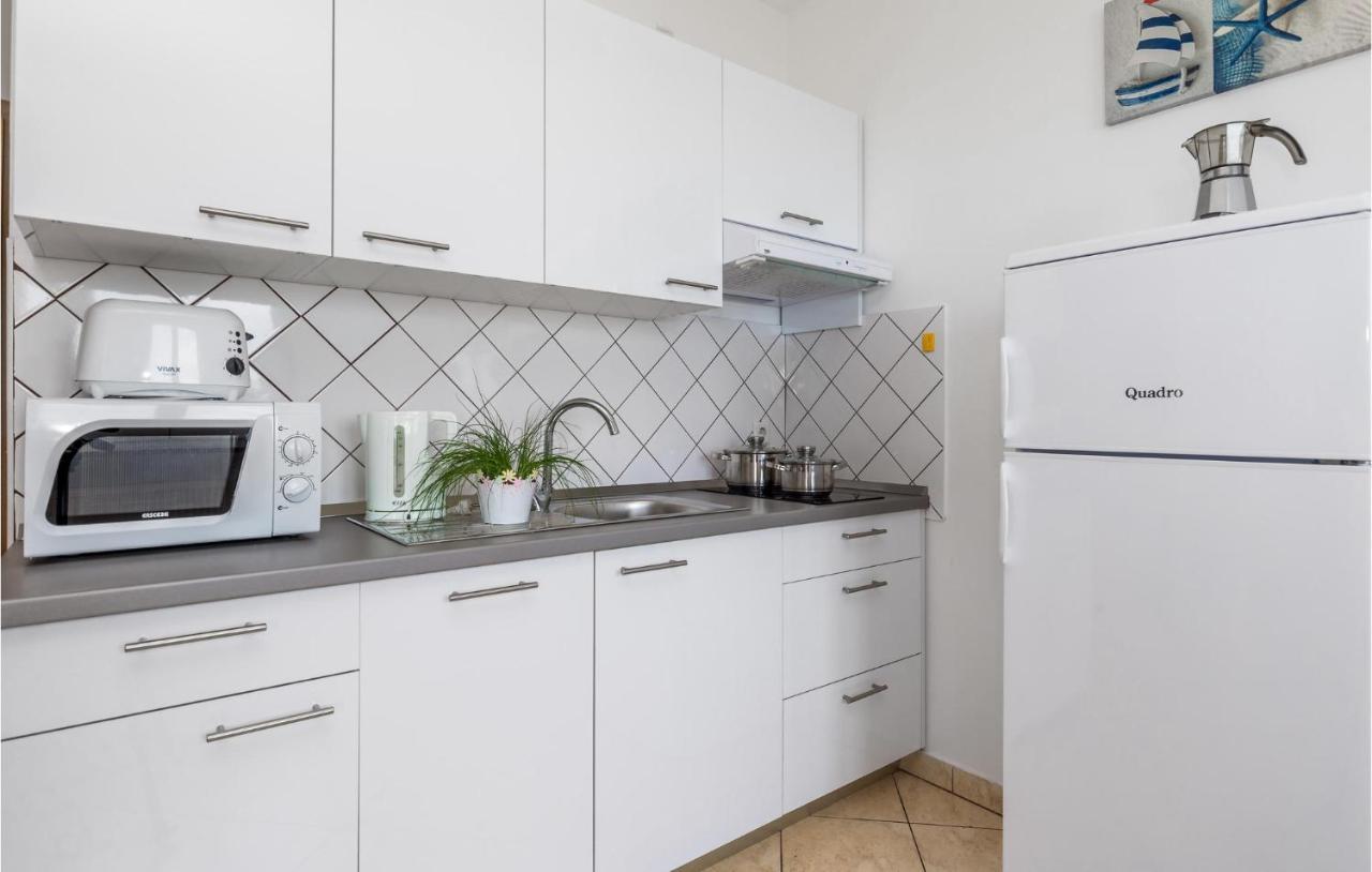 Nice Apartment In Volosko With Kitchen Ngoại thất bức ảnh